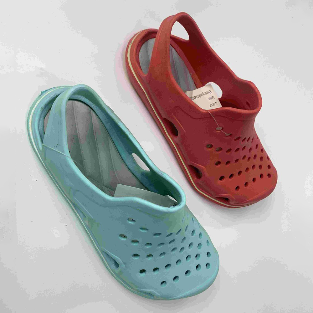 breathable-lady-clogs-3